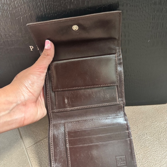 AUTHENTIC FENTI WALLET! - Picture 5 of 16